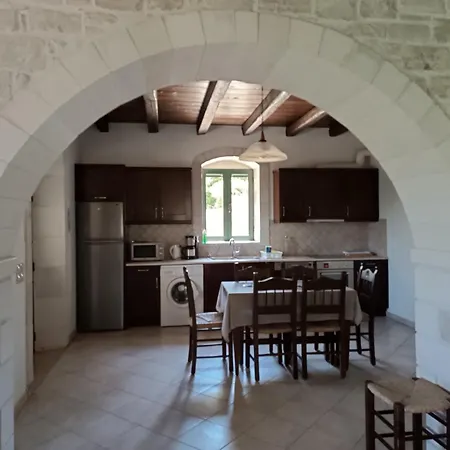 Вилла Alevrota - Kalamaki Holidays